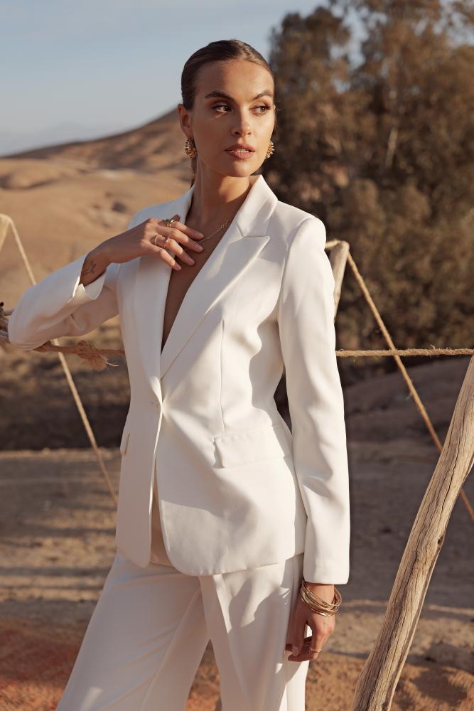 Acheter en ligne Blazer Blazer Mirella cintré blanc Blazer Blazer Mirella cintré blanc