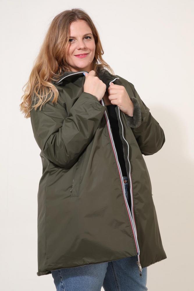 Acheter en ligne Parka Parka longue réversible grande taille Aliona fausse fourrure kaki Parka Parka longue réversible grande taille Aliona fausse fourrure kaki