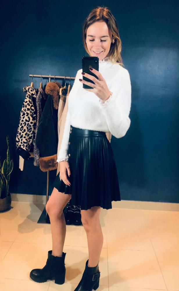Acheter en ligne Jupes & Shorts Jupe plissée Jona noire Jupes & Shorts Jupe plissée Jona noire