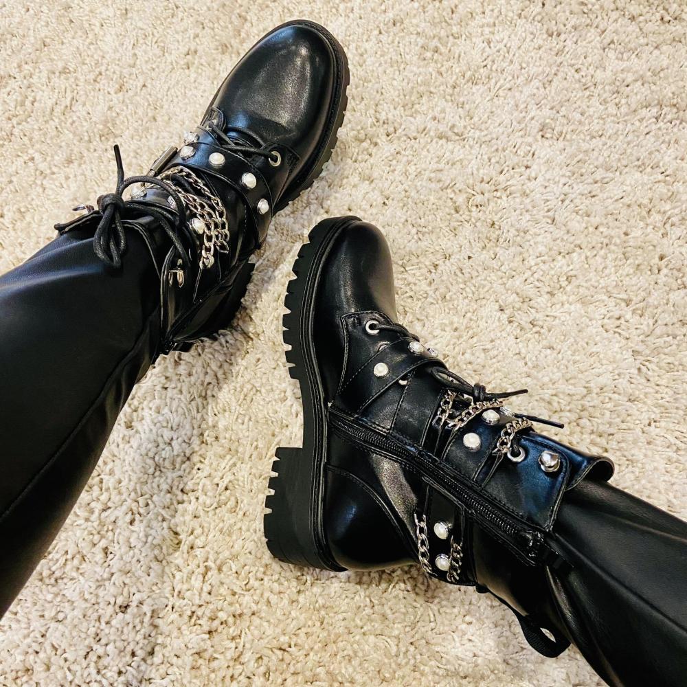 Vente en ligne Bottines perles noires REF