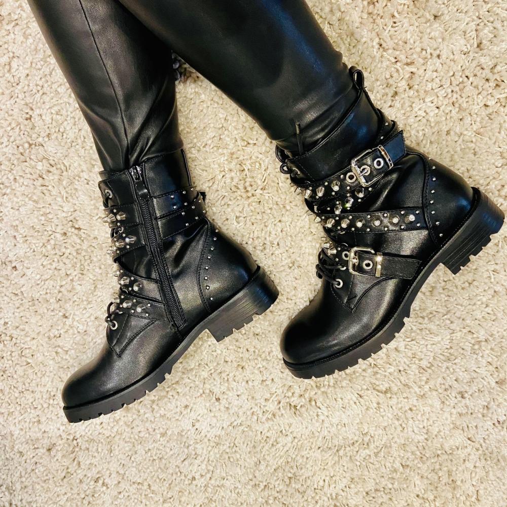 Bottes cloutées femme hotsell